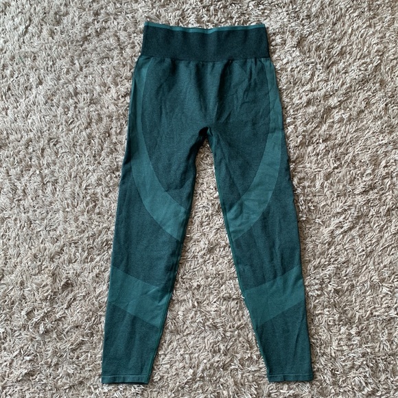 VS PINK Seamless Leggings Pink & Green (2) - Picture 9 of 15